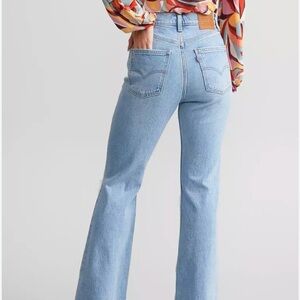 Levi’s 70s High Flare Jeans in Light Wash with Raw Hem